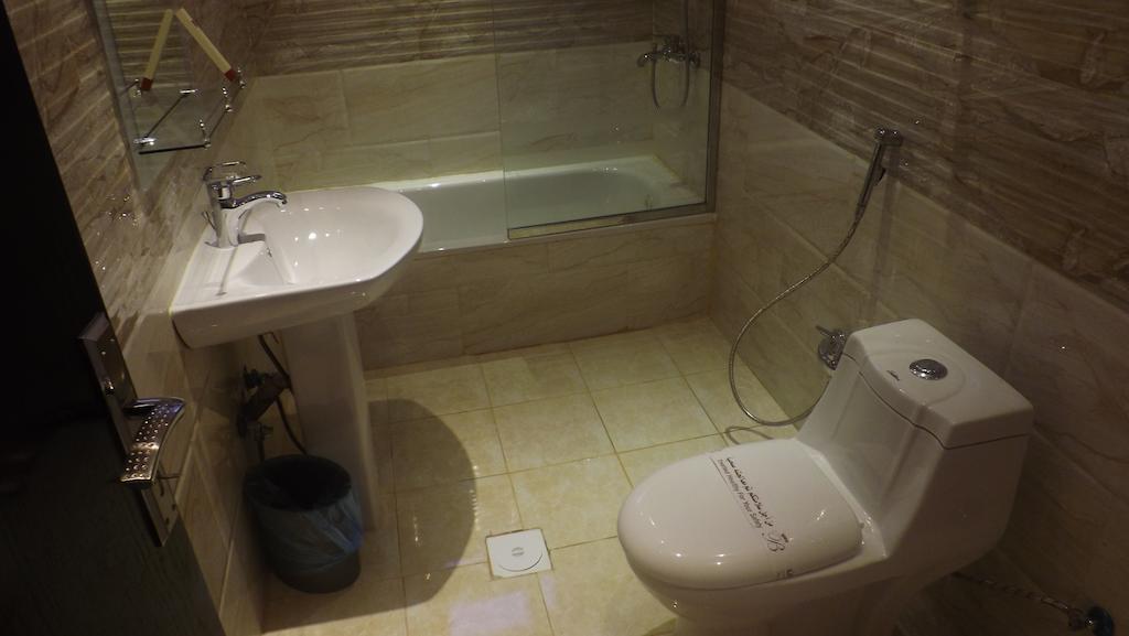Baron Palace - Almasif Hotel Apartments Riyadh Room photo