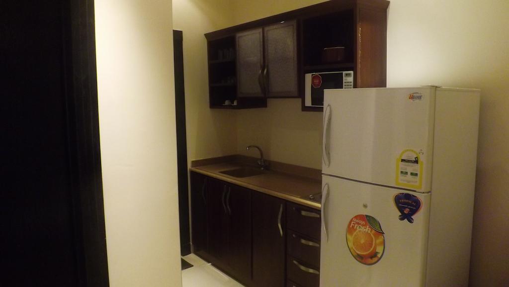Baron Palace - Almasif Hotel Apartments Riyadh Room photo