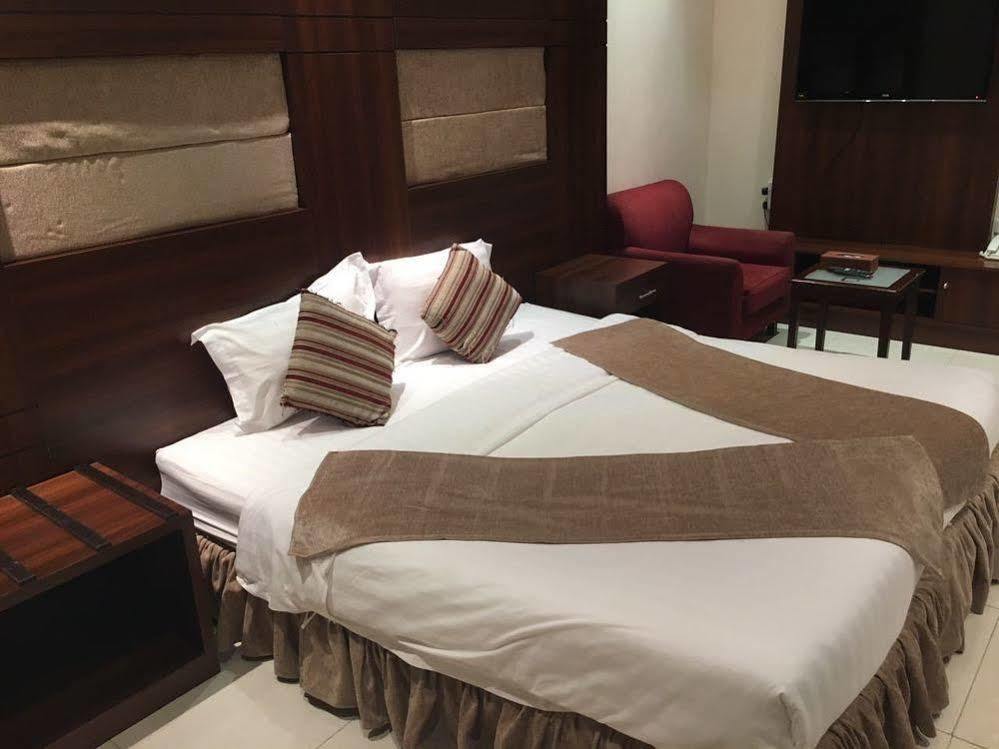 Baron Palace - Almasif Hotel Apartments Riyadh Exterior photo